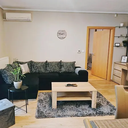 Lm * Budapešť